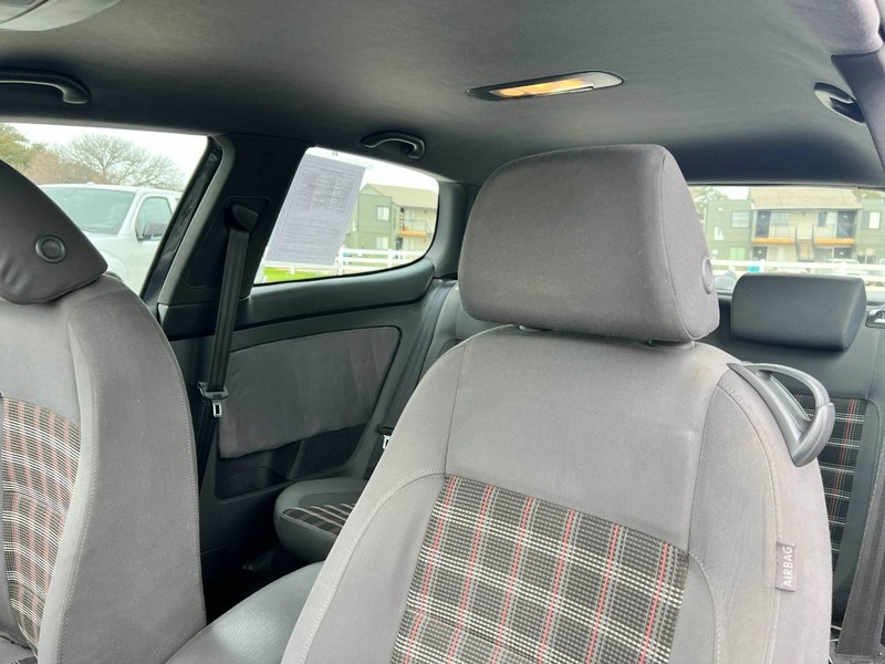 Volkswagen GTI Vehicle Image 06