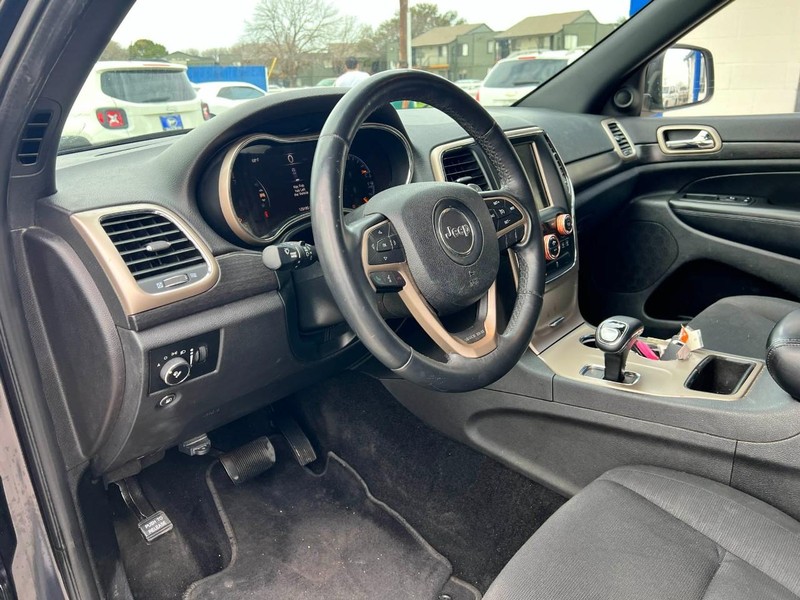 Jeep Grand Cherokee Vehicle Image 05