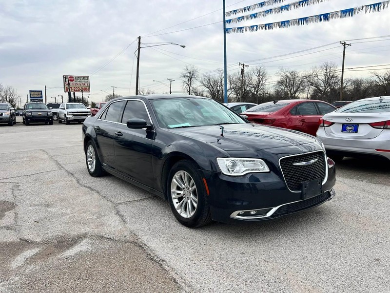 Chrysler 300 Vehicle Image 03