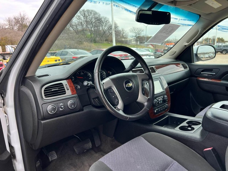 Chevrolet Tahoe Vehicle Image 05
