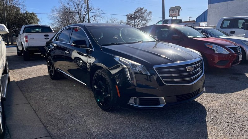 Cadillac XTS Vehicle Image 03