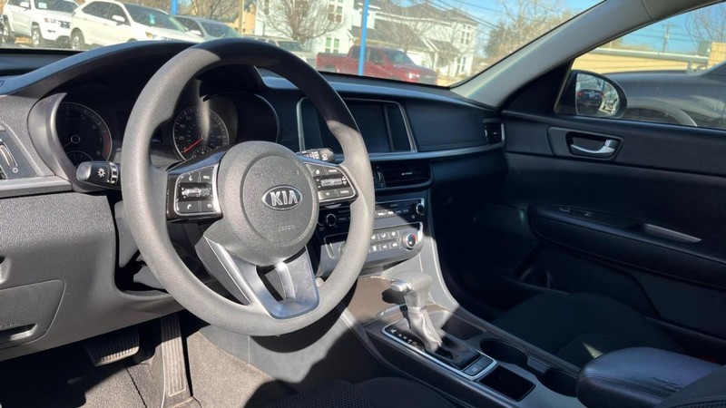 Kia Optima Vehicle Image 05