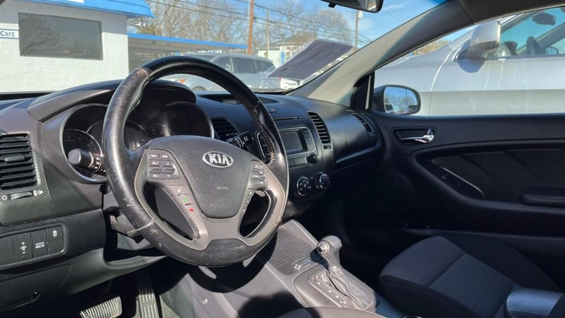 Kia Forte Koup Vehicle Image 05