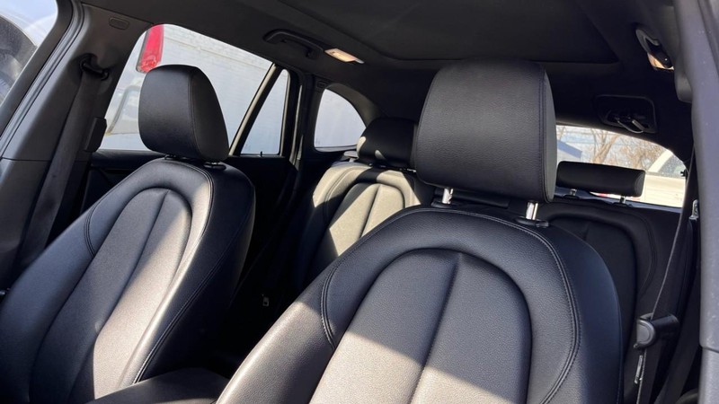 BMW X1 Vehicle Image 06