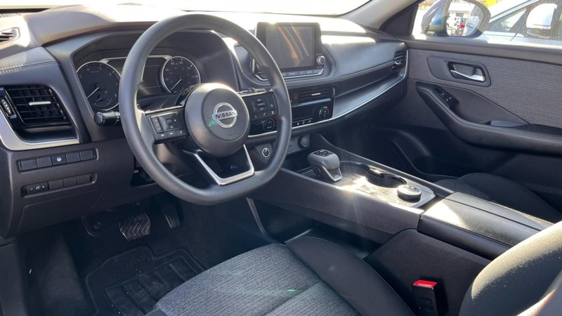 Nissan Rogue Vehicle Image 05