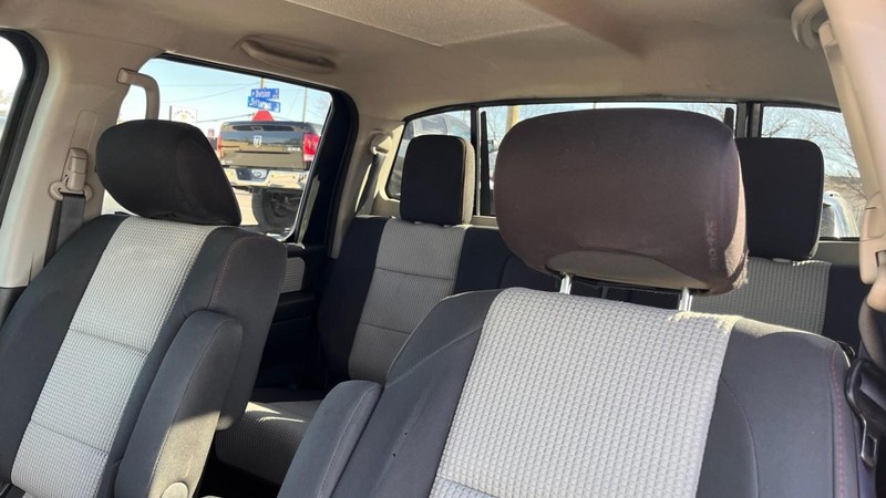 Nissan Titan Vehicle Image 06