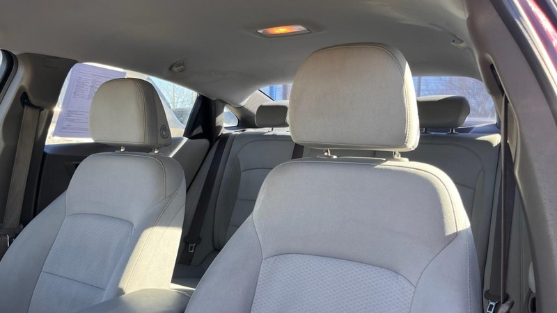 Chevrolet Malibu Vehicle Image 06