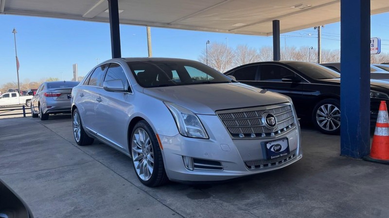 Cadillac XTS Vehicle Image 03