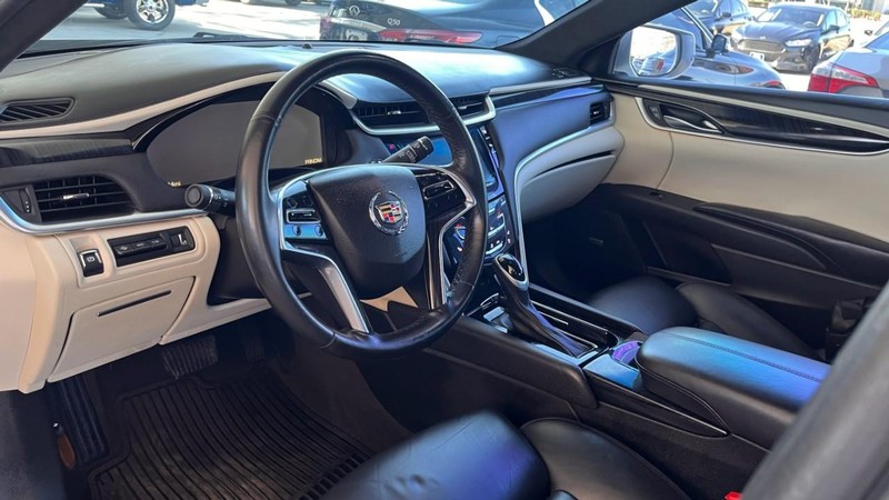 Cadillac XTS Vehicle Image 05