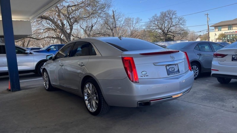 Cadillac XTS Vehicle Image 07