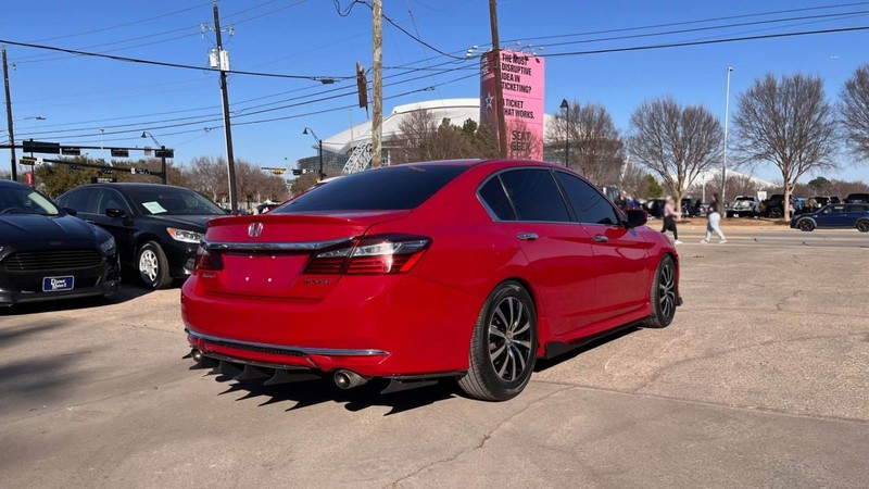 Honda Accord Sedan Vehicle Image 04