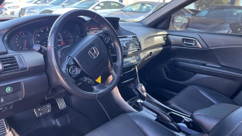 Honda Accord Sedan Vehicle Image 05