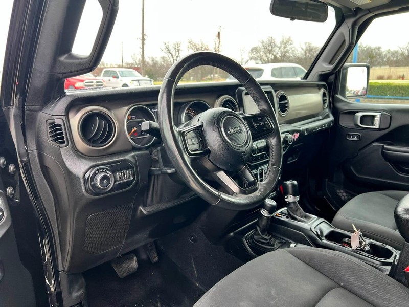 Jeep Wrangler Unlimited Vehicle Image 05