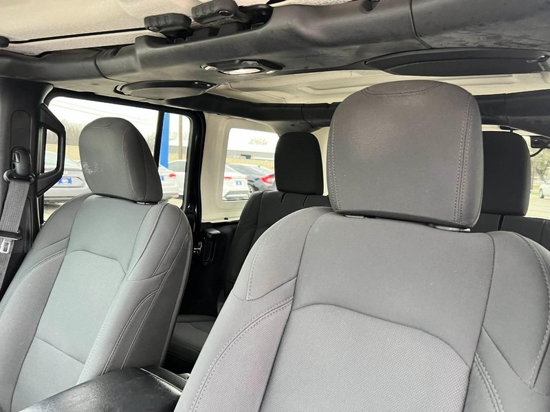 Jeep Wrangler Unlimited Vehicle Image 06