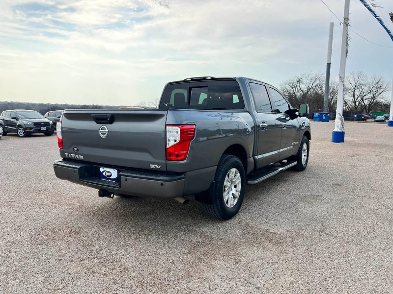 Nissan Titan Vehicle Image 04