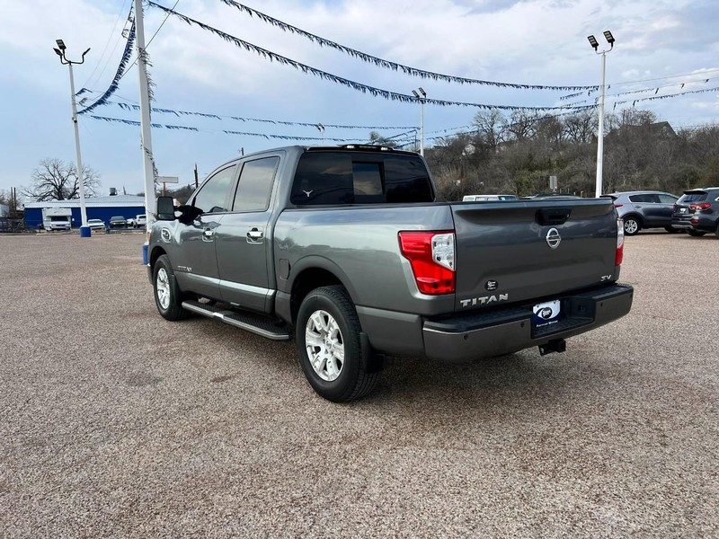 Nissan Titan Vehicle Image 07