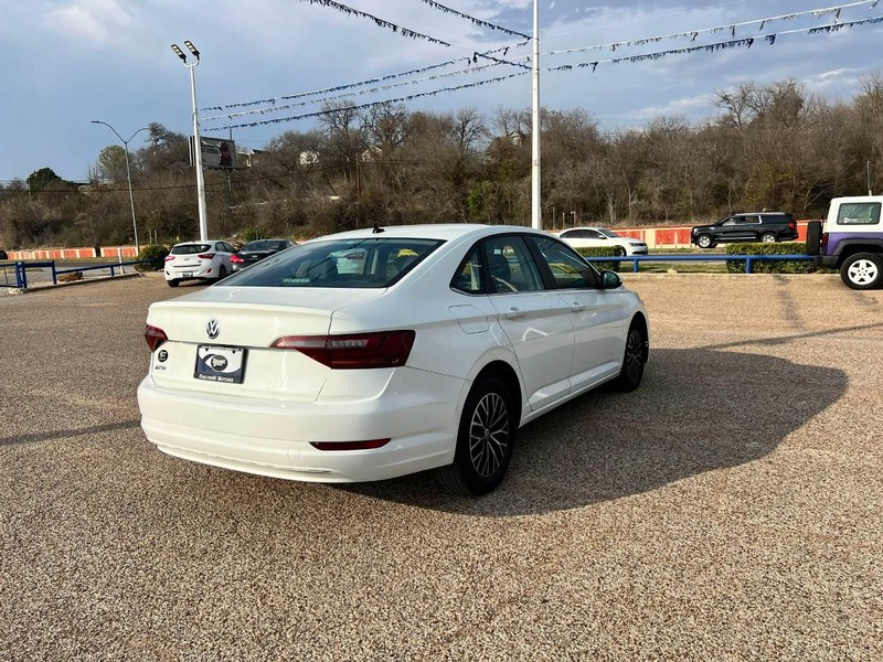 Volkswagen Jetta Vehicle Image 04