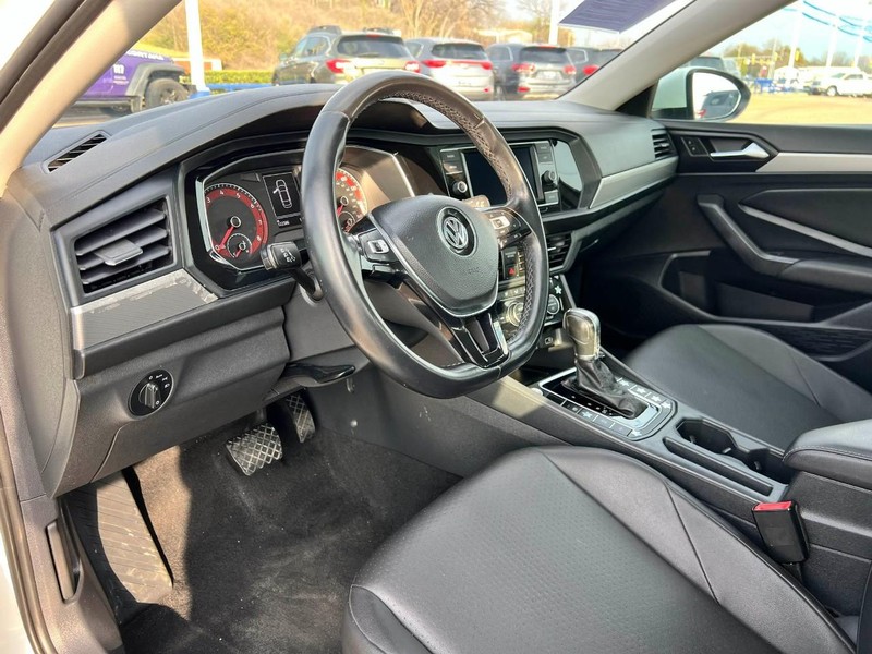 Volkswagen Jetta Vehicle Image 05