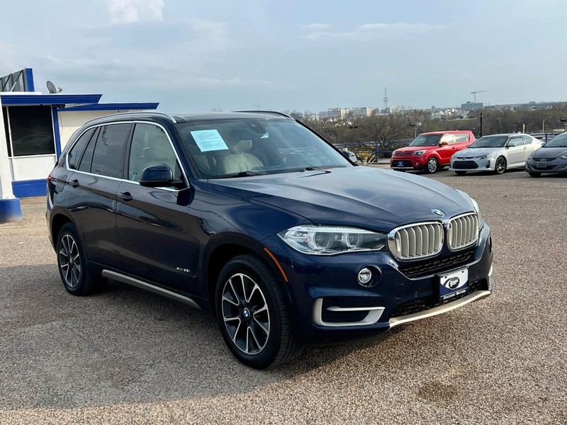 BMW X5 Vehicle Image 03