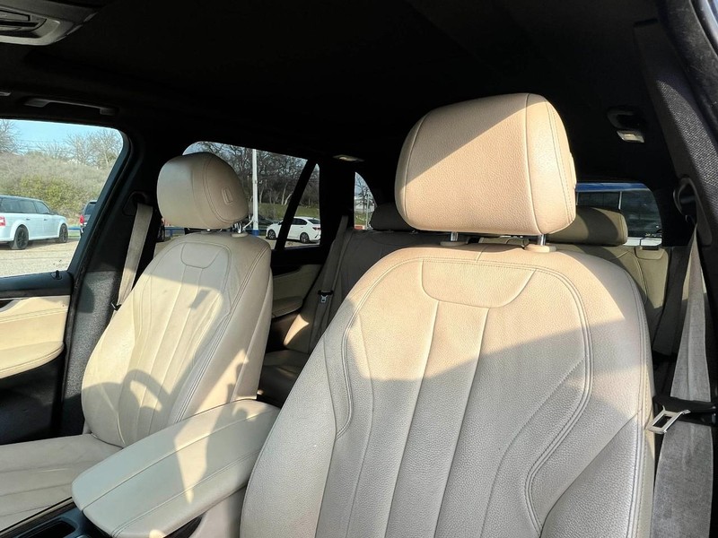 BMW X5 Vehicle Image 06