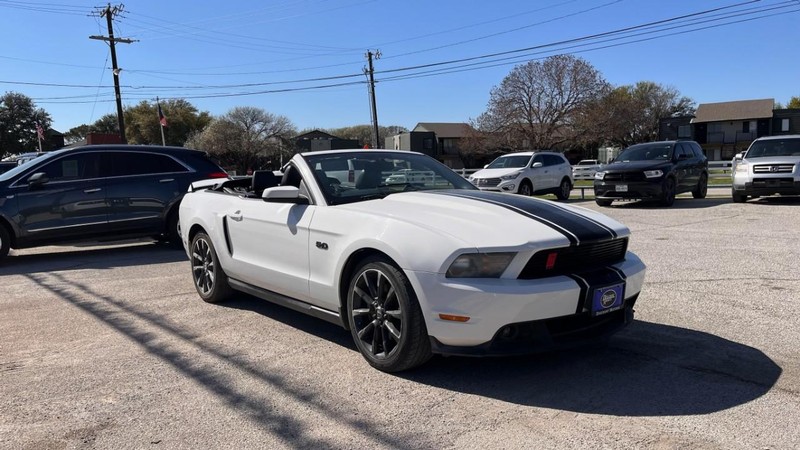 Ford Mustang Vehicle Image 03