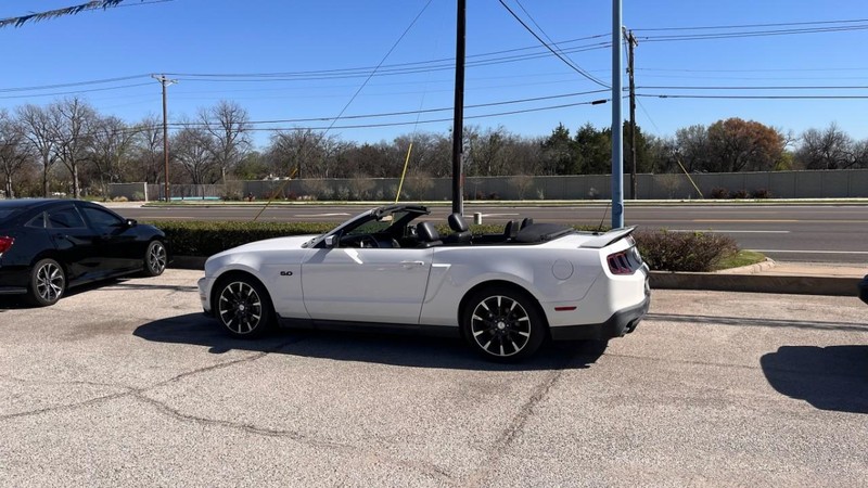 Ford Mustang Vehicle Image 07