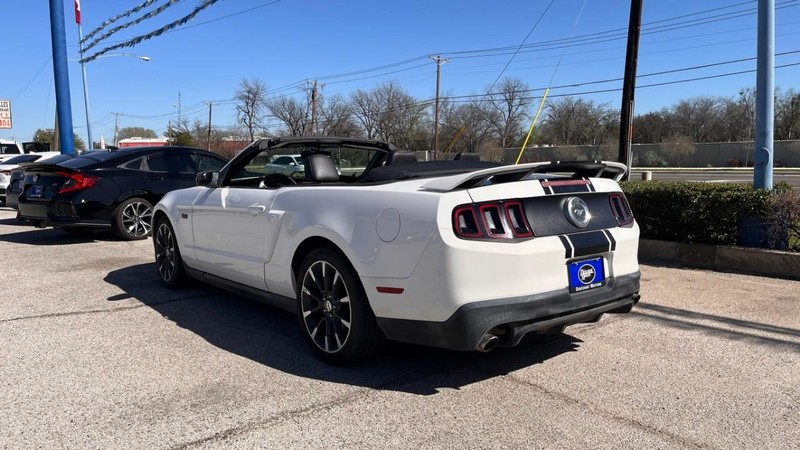 Ford Mustang Vehicle Image 08