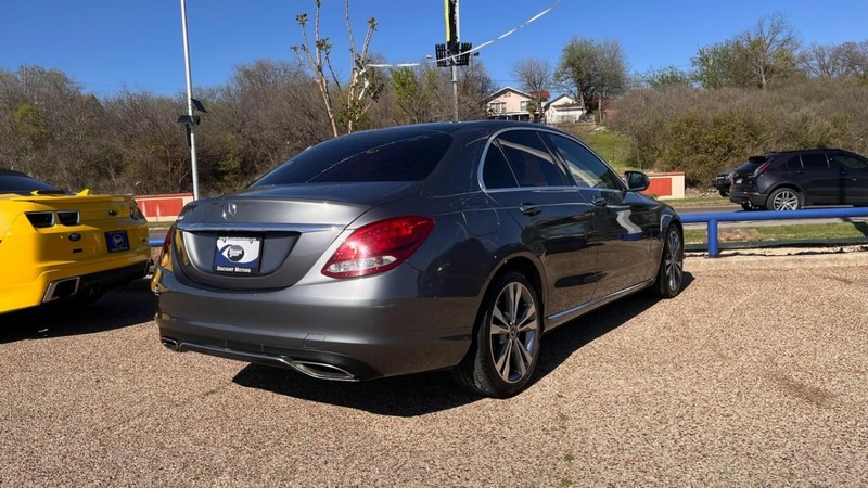 Mercedes-Benz C-Class Vehicle Image 04