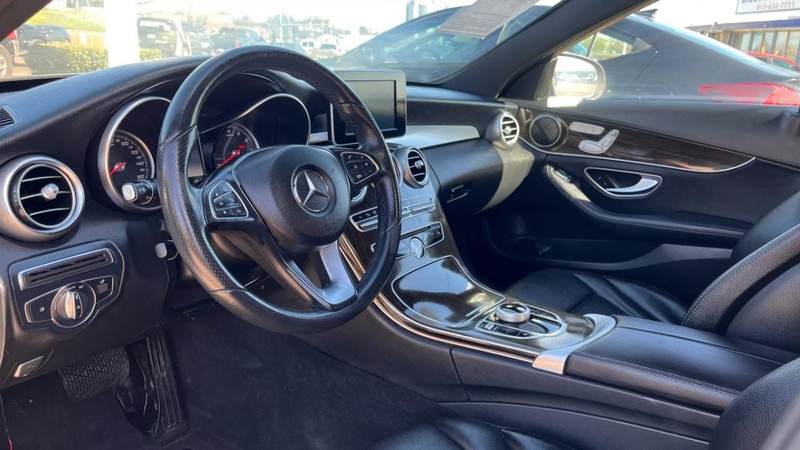 Mercedes-Benz C-Class Vehicle Image 05