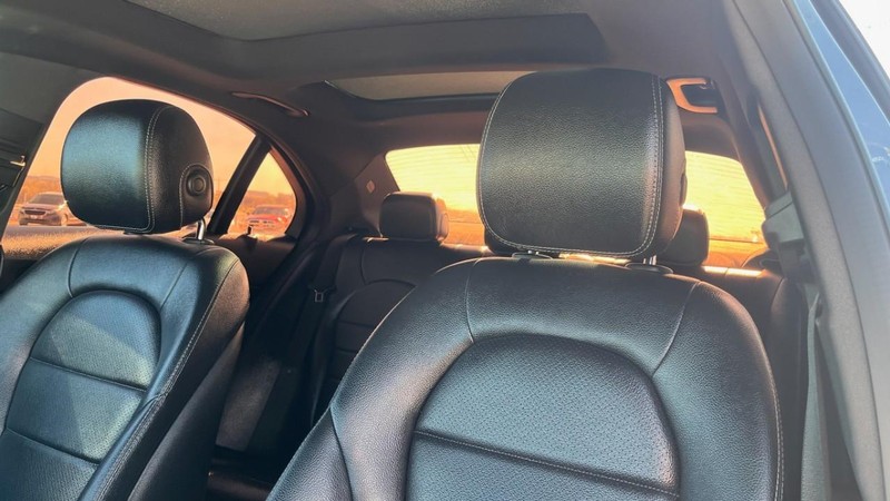 Mercedes-Benz C-Class Vehicle Image 06