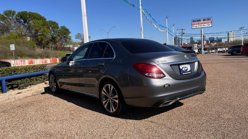 Mercedes-Benz C-Class Vehicle Image 07