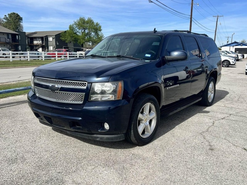 Chevrolet Suburban Vehicle Image 02