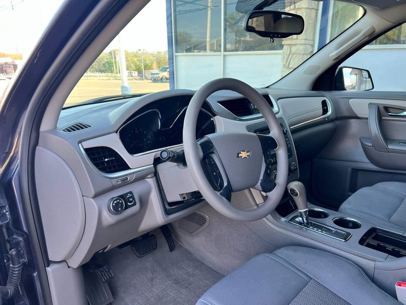 Chevrolet Traverse Vehicle Image 06