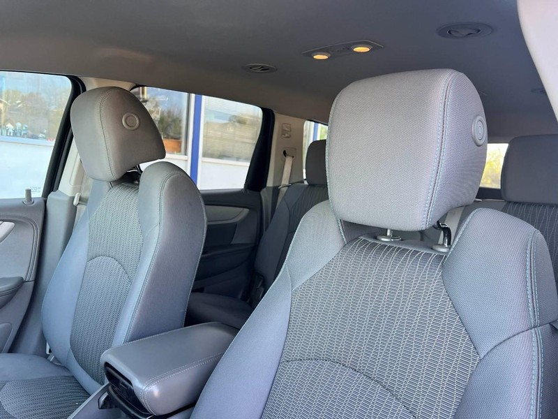 Chevrolet Traverse Vehicle Image 07