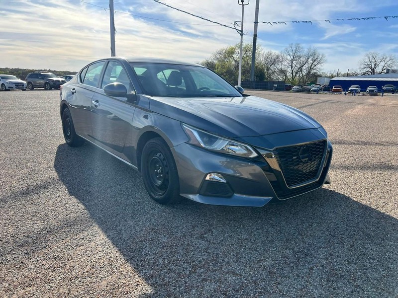 Nissan Altima Vehicle Image 03