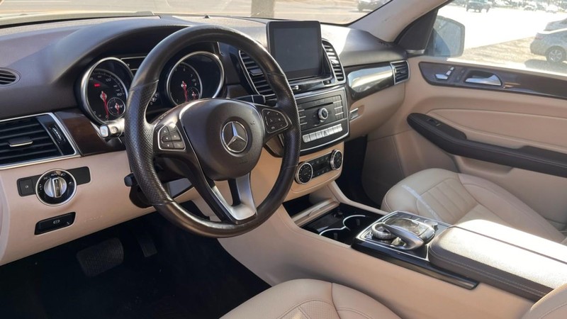 Mercedes-Benz GLE Vehicle Image 05