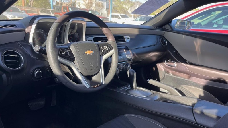 Chevrolet Camaro Vehicle Image 04