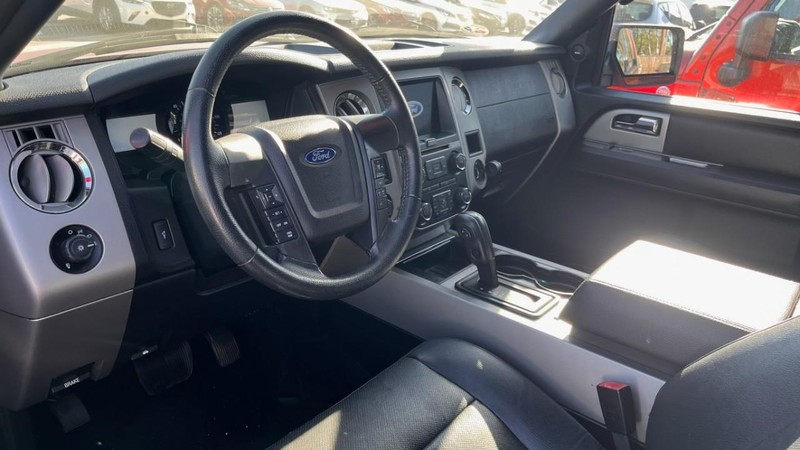 Ford Expedition Vehicle Image 04