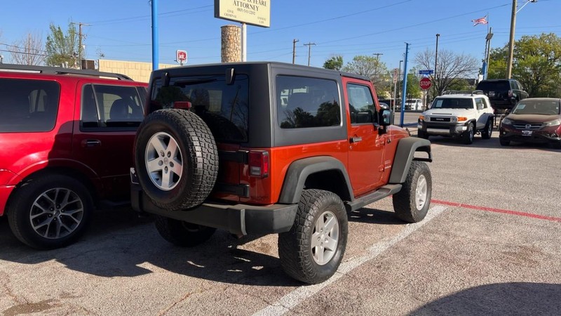 Jeep Wrangler Vehicle Image 04