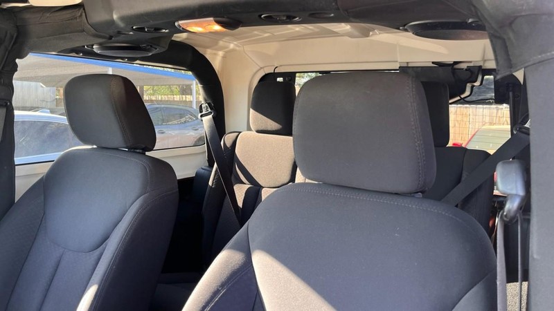 Jeep Wrangler Vehicle Image 06