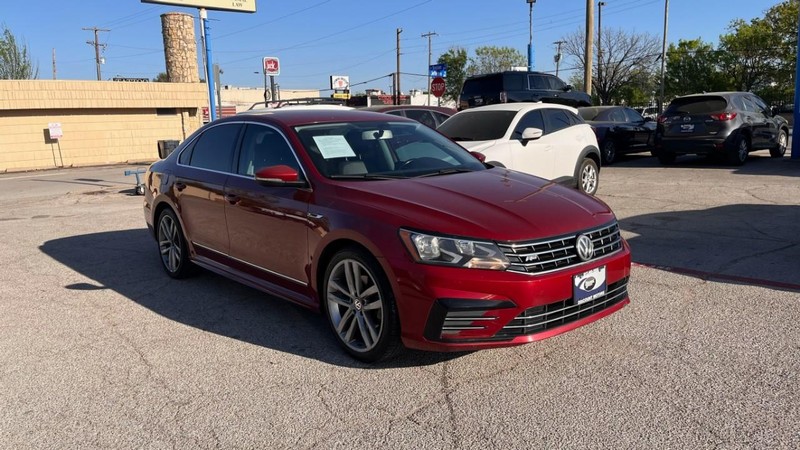 Volkswagen Passat Vehicle Image 03