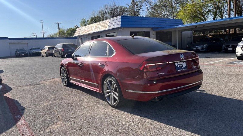 Volkswagen Passat Vehicle Image 07