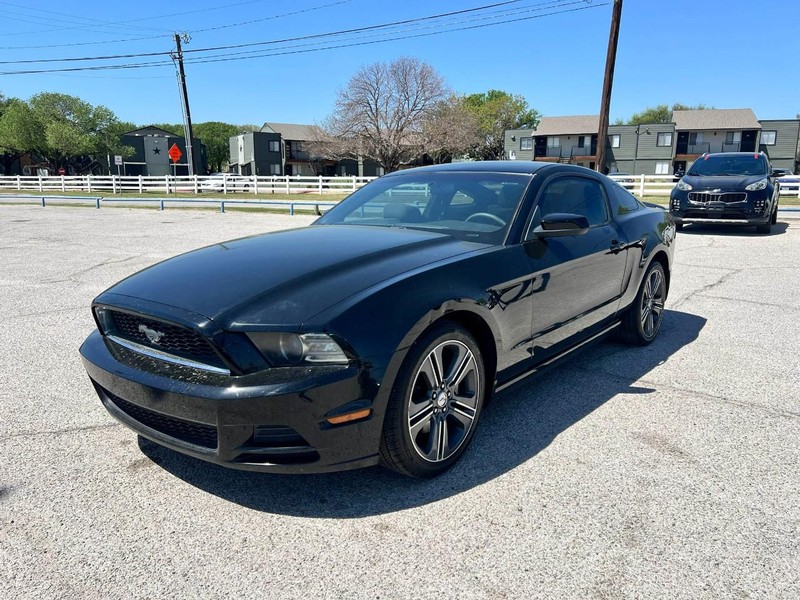 Ford Mustang Vehicle Image 02