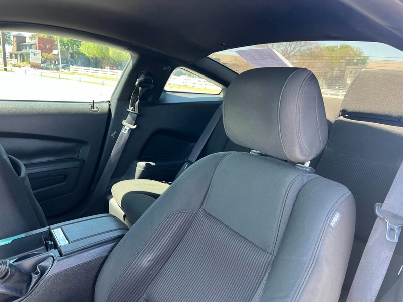 Ford Mustang Vehicle Image 07