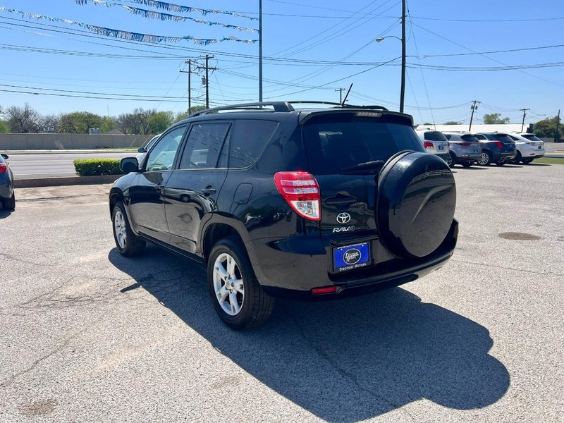 Toyota RAV4 Vehicle Image 07