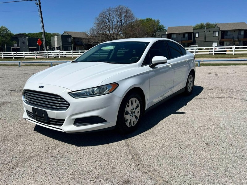 Ford Fusion Vehicle Image 02