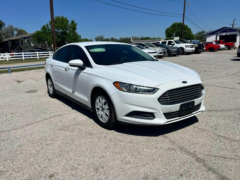 Ford Fusion Vehicle Image 04