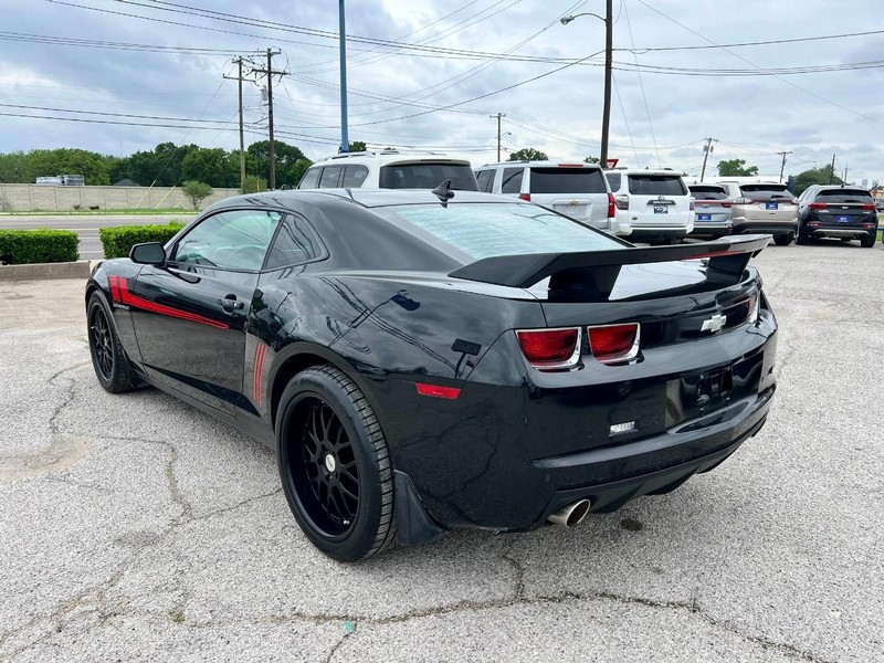 Chevrolet Camaro Vehicle Image 05