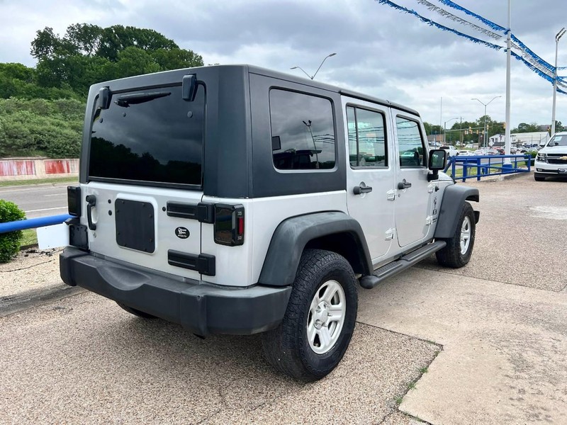 Jeep Wrangler Vehicle Image 04