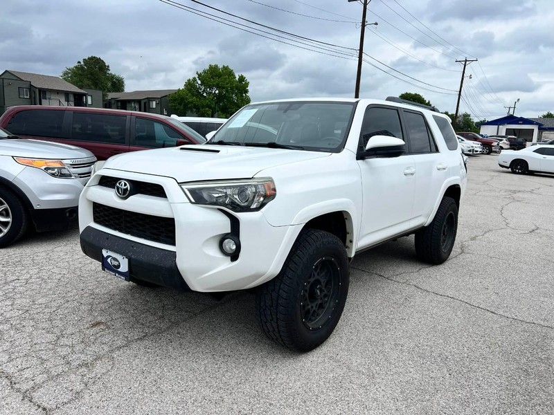 Toyota 4Runner Vehicle Image 02
